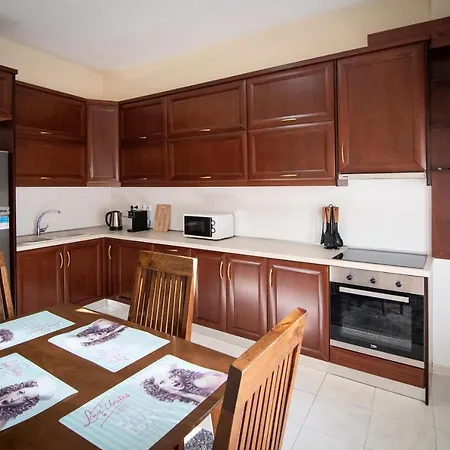 Cozy Flat In Apartment *