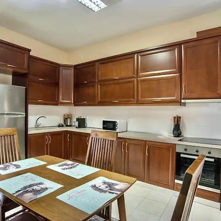 Cozy Flat In Apartment Edessa