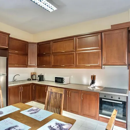 Cozy Flat In Apartment Edessa